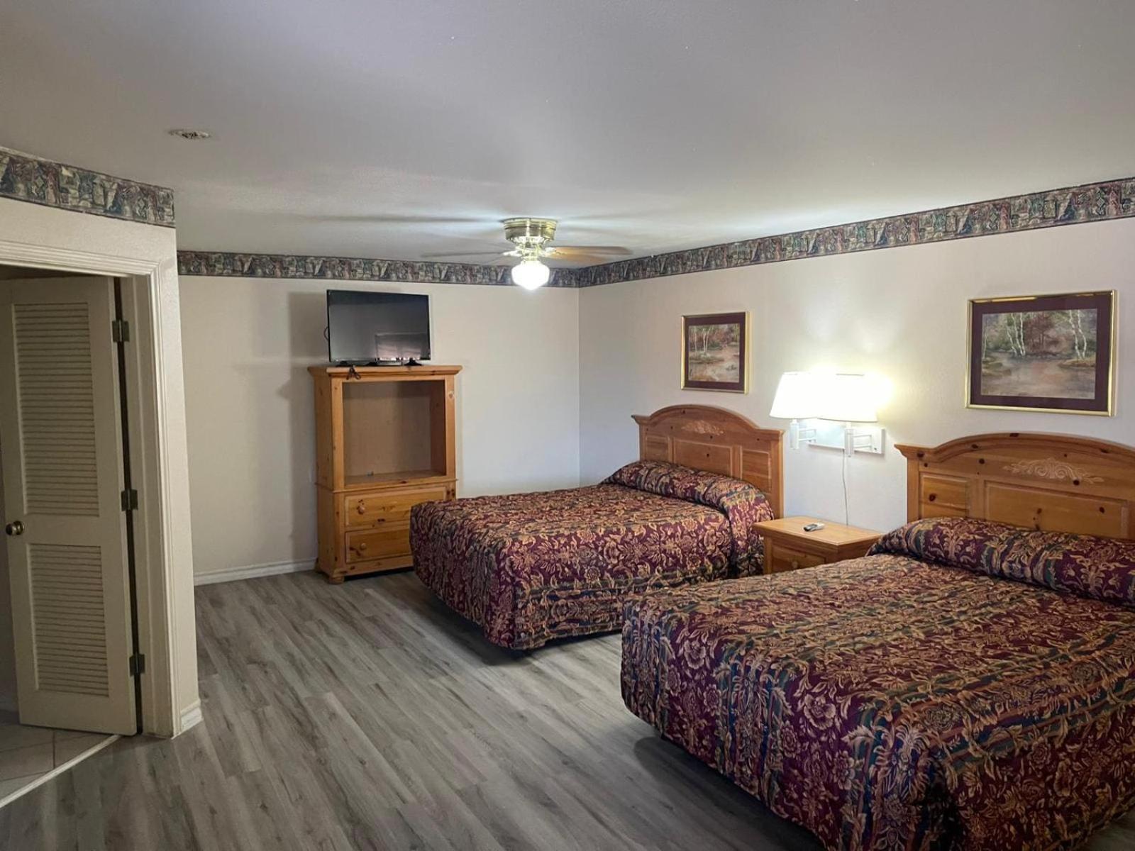 Lakeside Inn & Suites By Oyo Mathis I 37 Dış mekan fotoğraf
