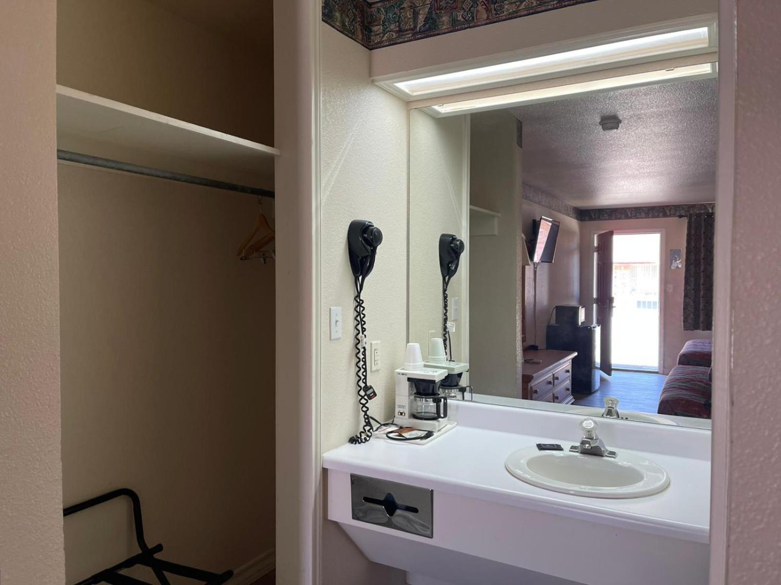 Lakeside Inn & Suites By Oyo Mathis I 37 Dış mekan fotoğraf