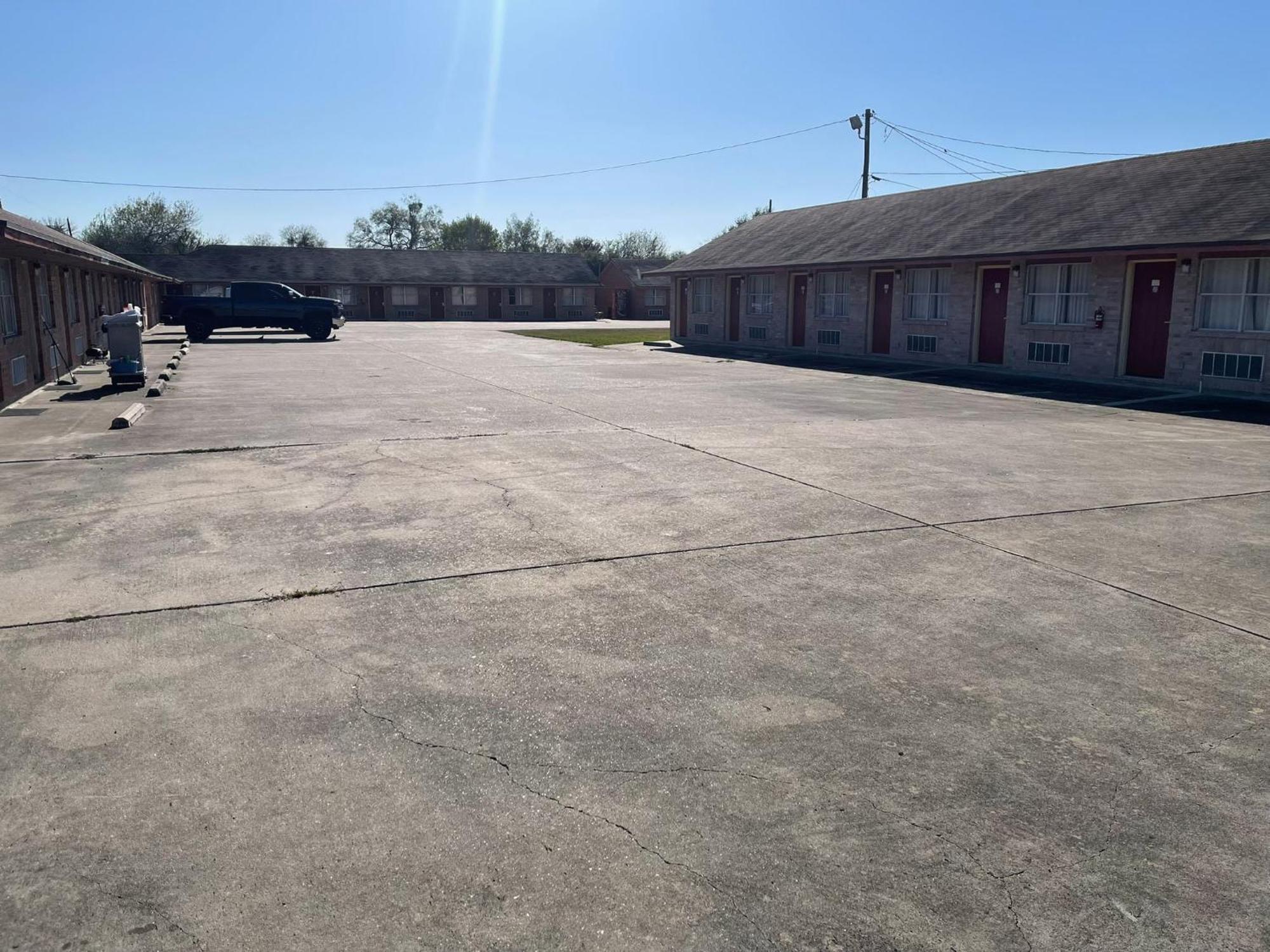 Lakeside Inn & Suites By Oyo Mathis I 37 Dış mekan fotoğraf